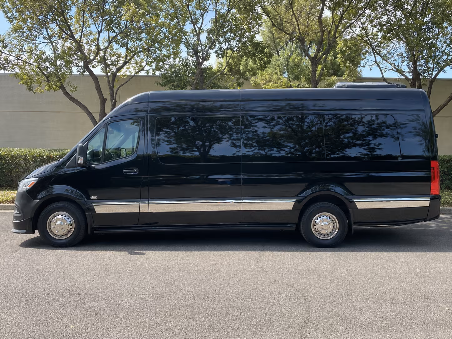 Huntington Beach Airport Shuttle & Transportation party bus exterior